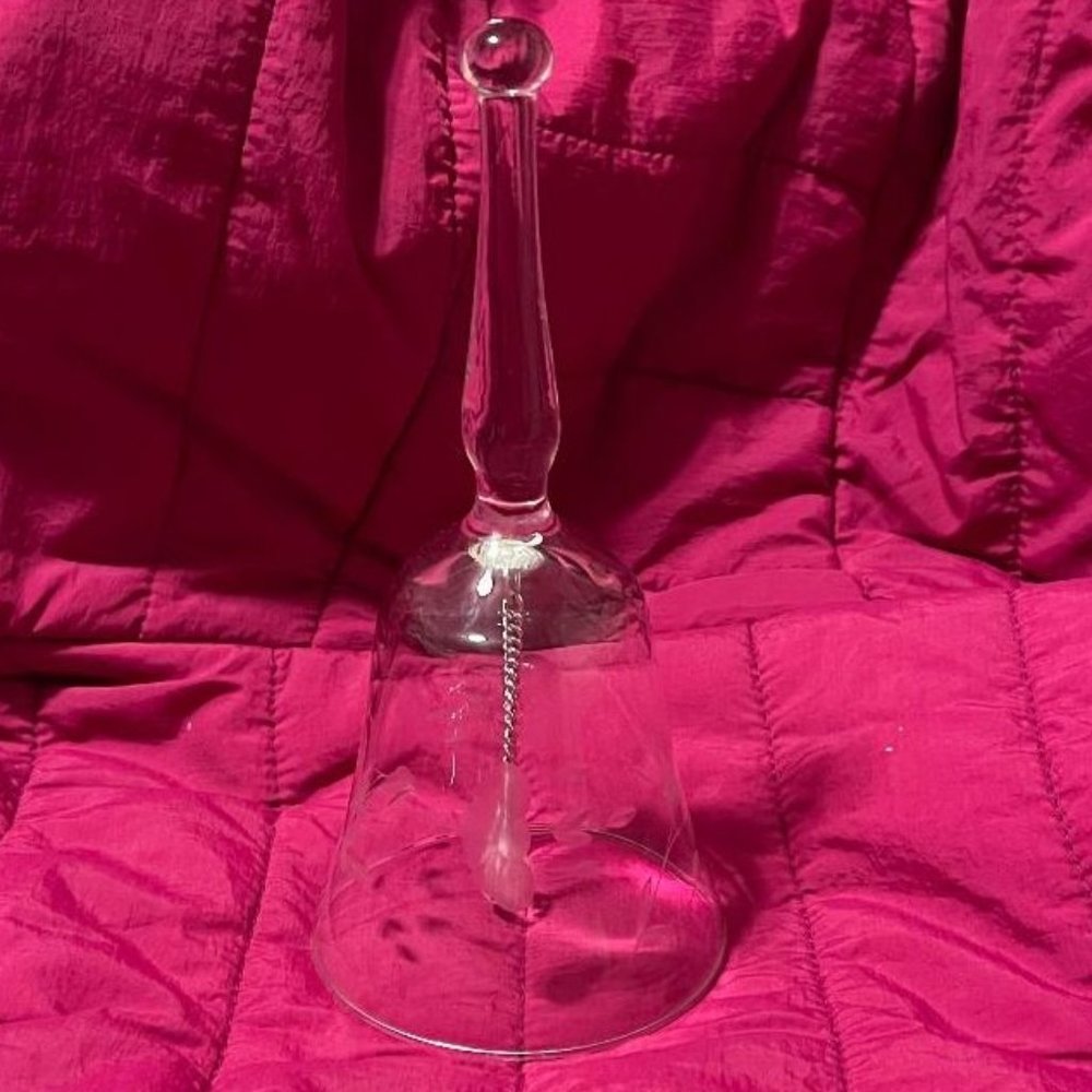 PRINCESS HOUSE HERITAGE FLORAL / FLOWER & LEAF / LEAVES CRYSTAL GLASS BELL